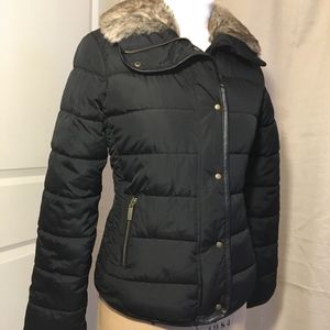 CLEARANCE! Old Navy Puffer w/Faux collar! GRAB IT!